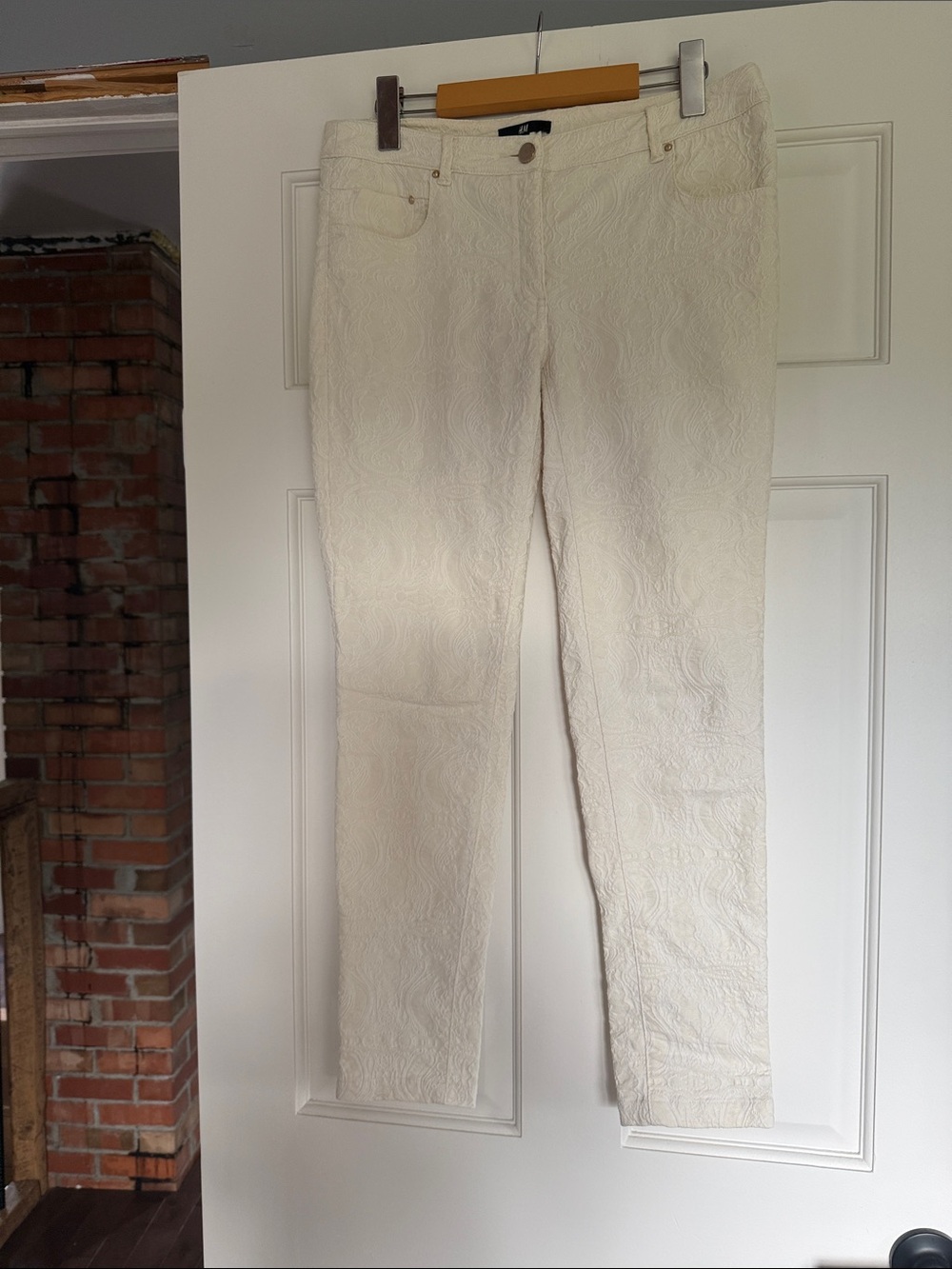 H&M Off-White/Ivory Patterned Jeans - Size 8
